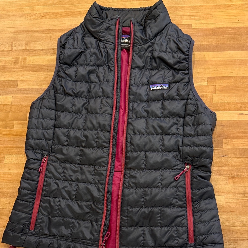 Patagonia Navy Quilted Vest with Burgundy Trim